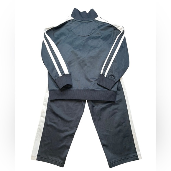 Nike 2 Piece Track Suit Jacket & Pants Jumpsuit Set Boys Size 2T - Picture 2 of 3